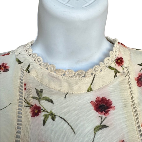 Floral Mesh Babydoll Top with Flutter Sleeves - Size M - Picture 3 of 4